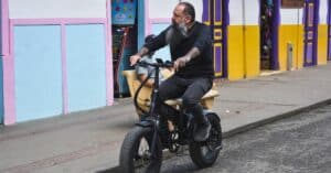 découvrez notre sélection de vélos électriques d'occasion, alliant performance et économies, pour une mobilité durable et accessible à tous.