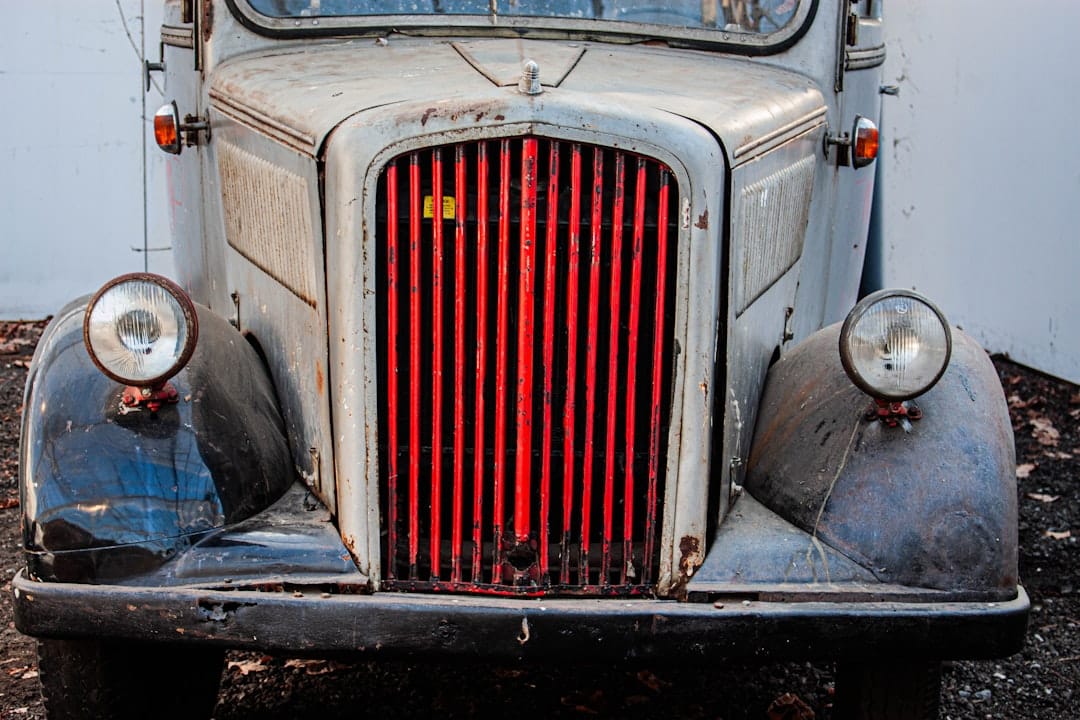 découvrez notre sélection de camions-bennes d’occasion fiables et performants. trouvez le camion-benne usagé idéal pour vos chantiers avec des offres attractives et une qualité contrôlée.