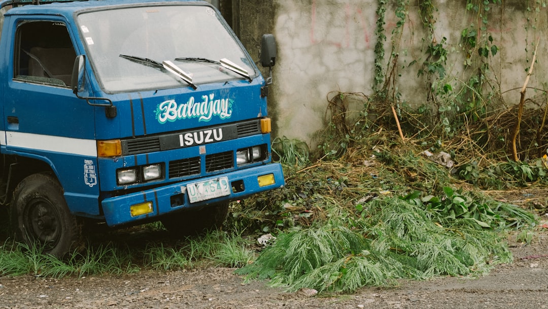 découvrez l’utilité et les avantages des utility trucks, des véhicules polyvalents conçus pour répondre à tous vos besoins professionnels : transport, maintenance et interventions sur chantier.