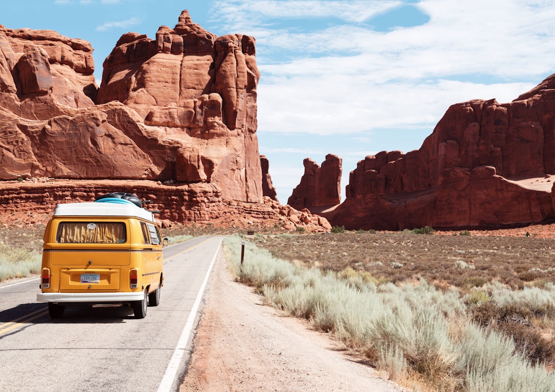 découvrez nos vans spacieux et confortables, idéaux pour vos aventures sur la route. explorez notre gamme variée et choisissez le compagnon de voyage parfait pour vos escapades!
