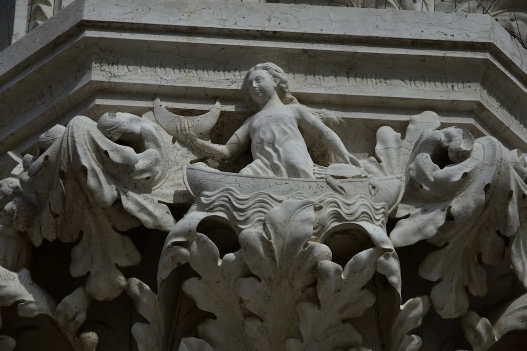 découvrez les secrets du zodiac, ses douze signes astrologiques et leurs influences sur votre personnalité, vos relations et votre avenir. explorez les compatibilités et prévisions selon votre signe astrologique.